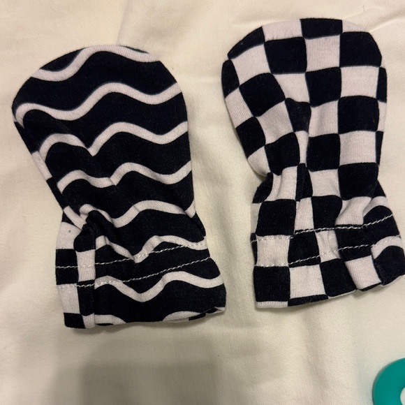 LOVEVERY - The Looker Play Kit for Baby Weeks 0-12 - Picture 3 of 9